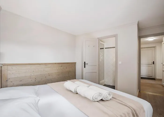 Lejlighed 75m² Avec Cheminee Proche Pistes, 3 Chambres, Pour 8 Personnes - Fr-1-640-65 *