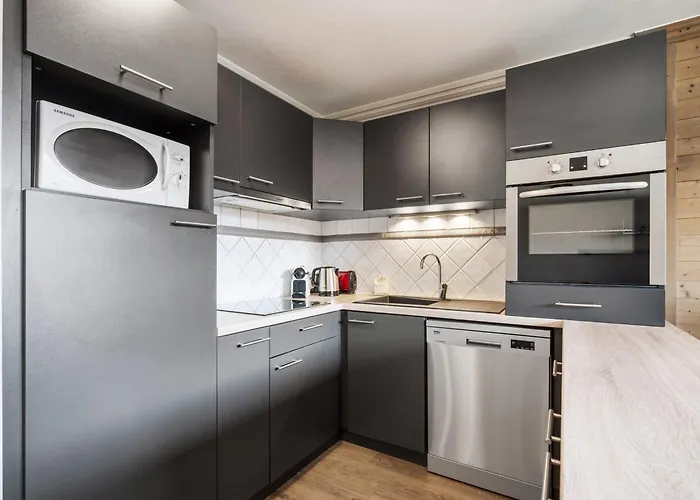 Appartement 75m² Avec Cheminee Proche Pistes, 3 Chambres, Pour 8 Personnes - Fr-1-640-65 *